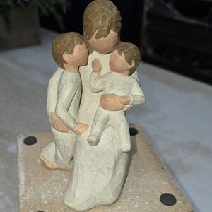 Willow Tree Family Sculpture - Cream and Brown Quiett